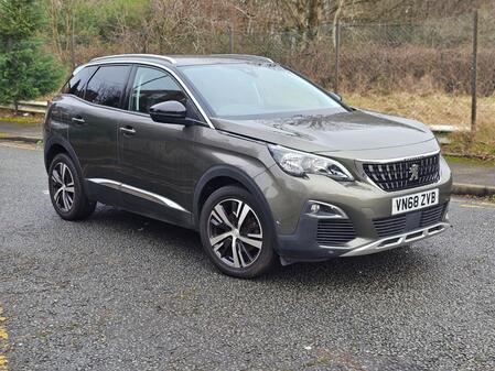 PEUGEOT 3008 1.2 PureTech Allure